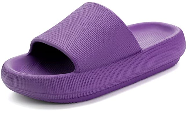 Cloud slippers, cushioned, lightweight slide shoes