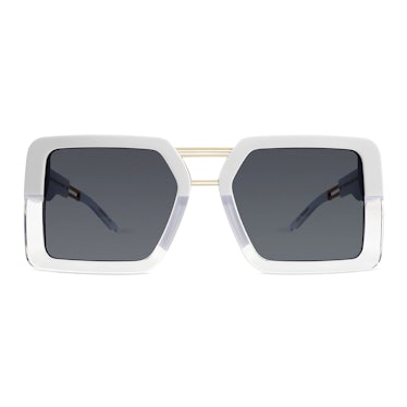 These oversize square sunglasses from Coco and Breezy are a style to always have in your wardrobe.