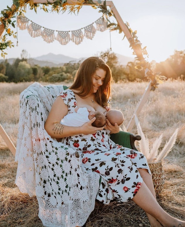 breastfeeding photoshoot ideas for moms of twins