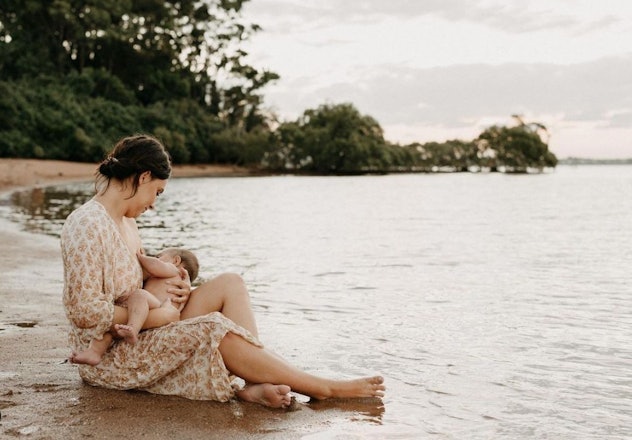 breastfeeding photoshoot ideas on the beach