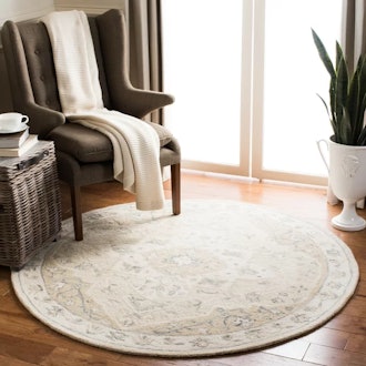 Handmade beige oriental area rug to lighten up floors