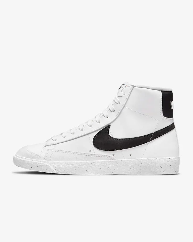 spring summer leggings outfits 2022 white high tops with black nike swish