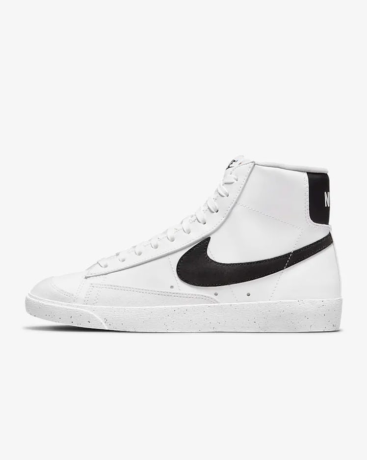 spring summer leggings outfits 2022 white high tops with black nike swish