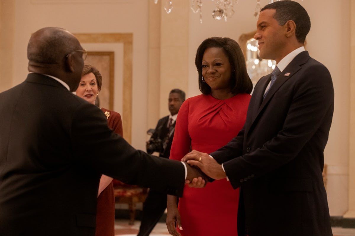 Viola Davis has responded to negative reviews about her portrayal of Michelle Obama in 'The First La...