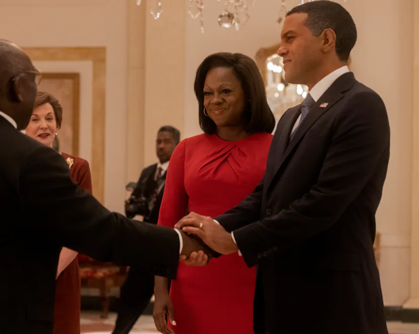 Viola Davis has responded to negative reviews about her portrayal of Michelle Obama in 'The First La...