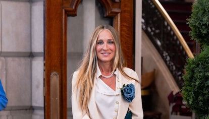 Sarah Jessica Parker is seen filming 'And Just Like That...'