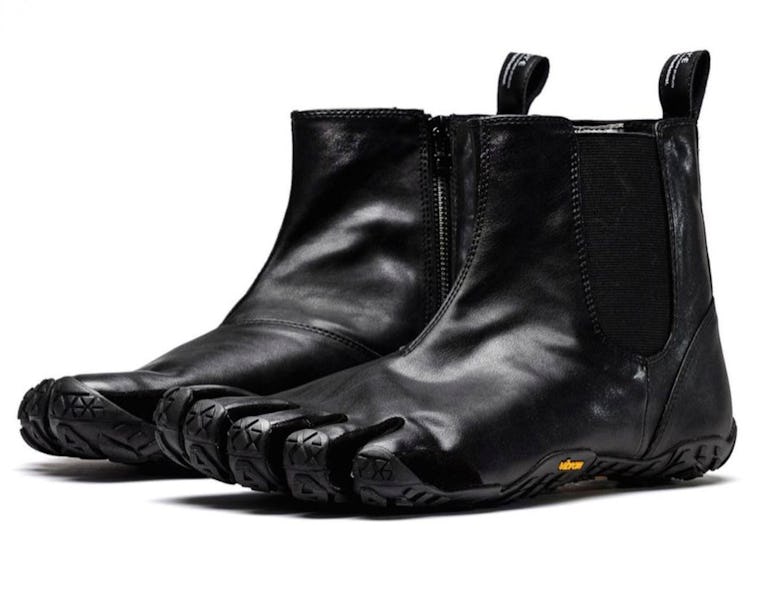 Vibram 2025 toe boots