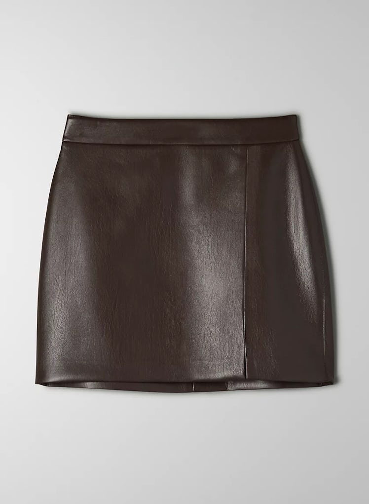 oversize button-down shirt outfits 2022 black vegan leather mini skirt