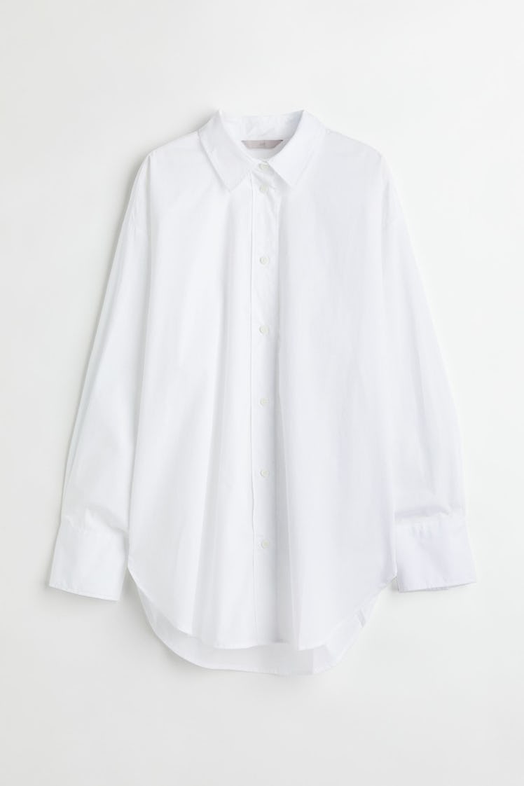 oversize button-down shirt outfits 2022 white shirt