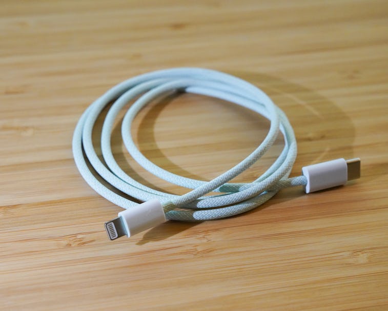 How to get Apple's awesome, braided Lightning cable since it's not sold ...