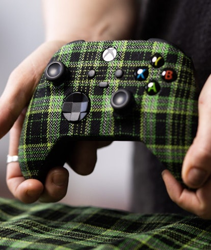 A look at Xbox's custom tartan plaid controller.