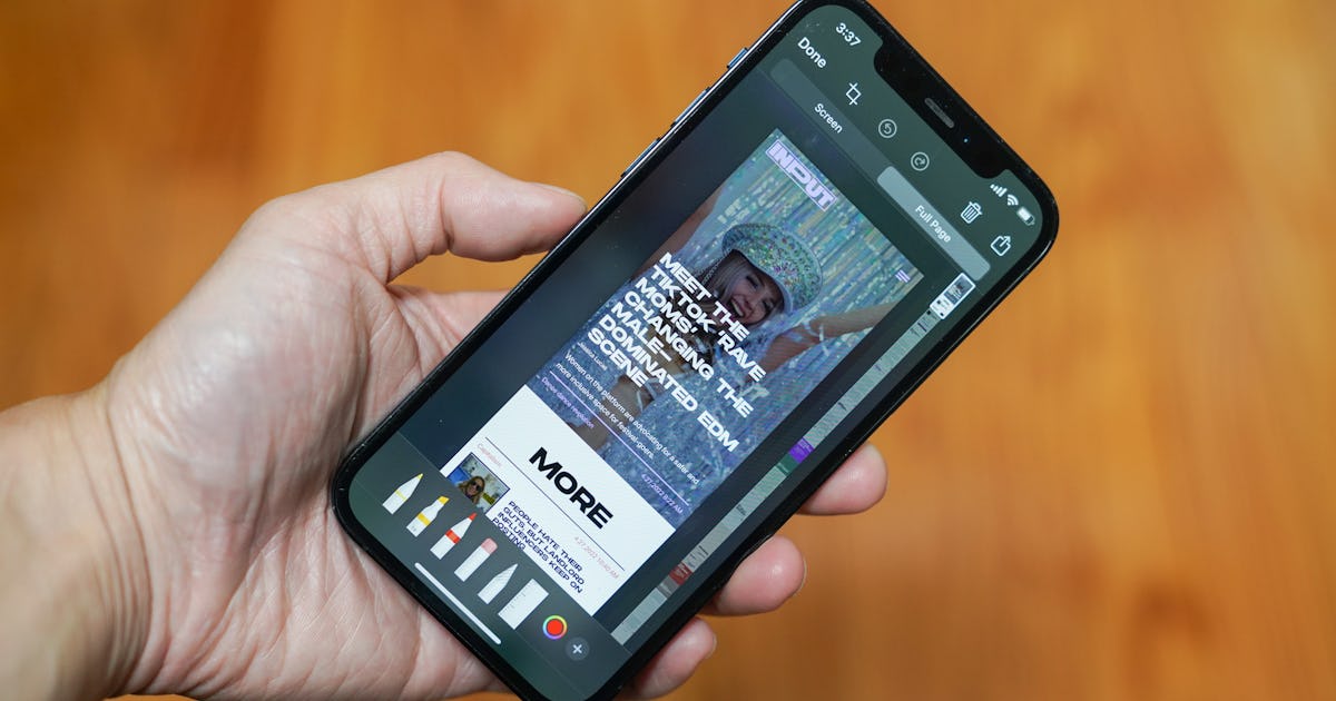 How to take a scrolling screenshot on iPhone