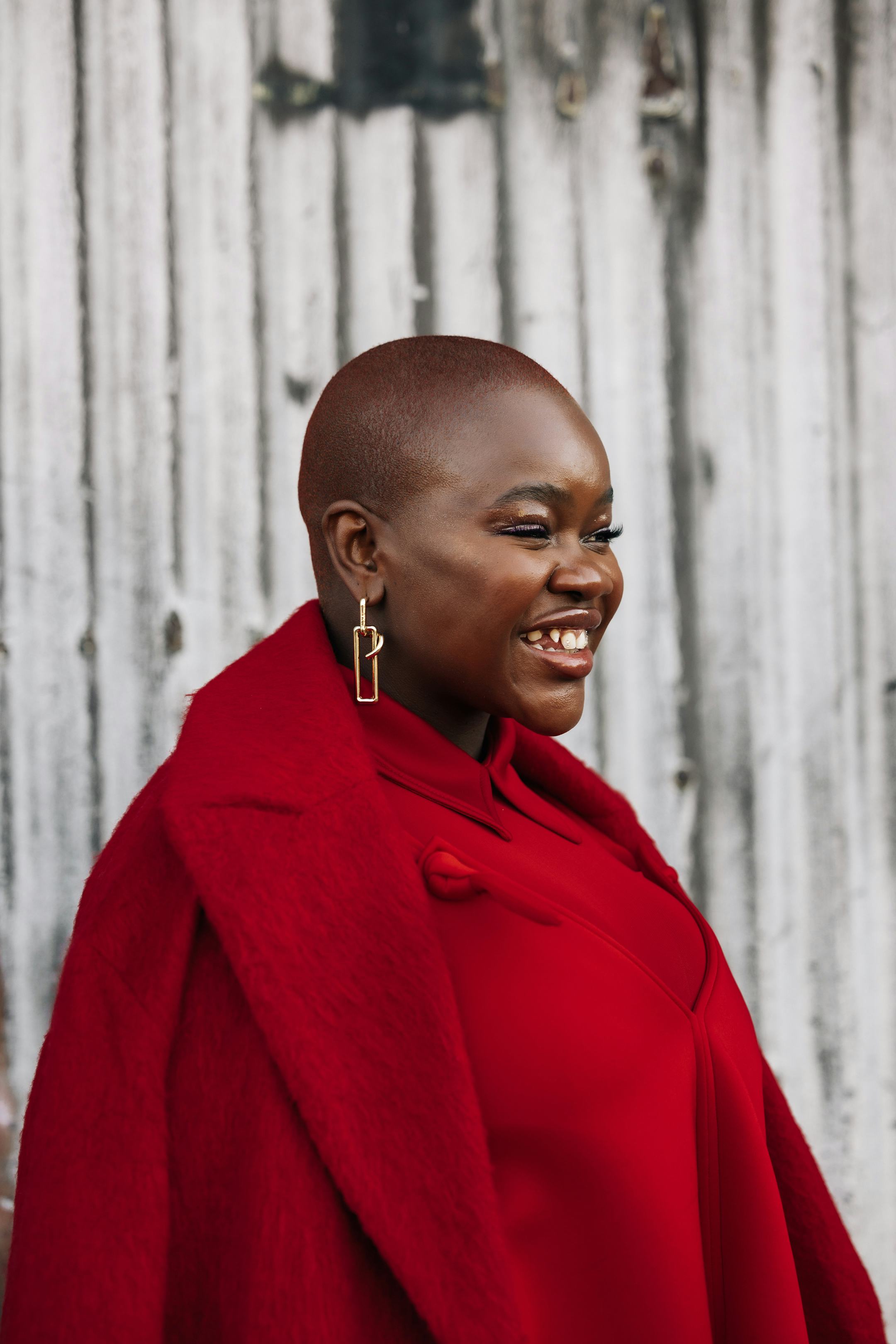 Street Style star wearing earrings