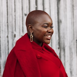 Street Style star wearing earrings