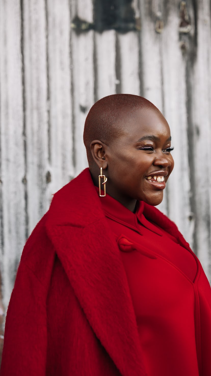 Street Style star wearing earrings