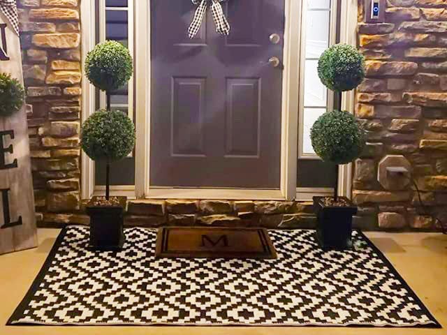 N,A Reversible Indoor/Outdoor Rug