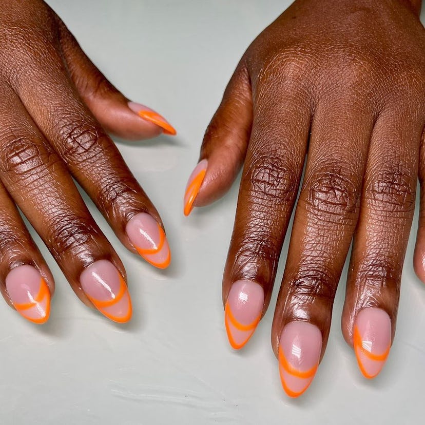 Summer Almond Nails That Shine