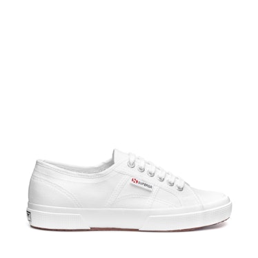 These white Superga 2750 sneakers are perfect for everyday wear.