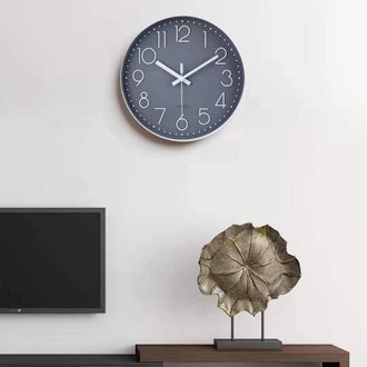 Jomparis Non-Ticking Wall Clock