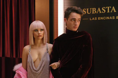 VALENTINA ZENERE as ISADORA, POL GRANCH as PHILLIPPE in episode 04 of ÉLITE