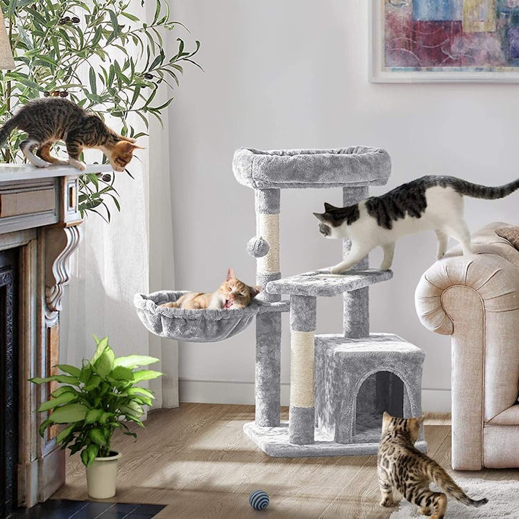 Topeakmart Cat Tree Tower with Scratching Posts