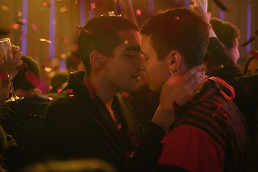 Omar and Ander kiss in 'Elite' Season 4. 