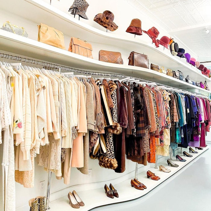 The One Thing To Look Out For When Vintage Shopping Online