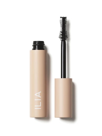 thickens and defines lashes from root to tip 