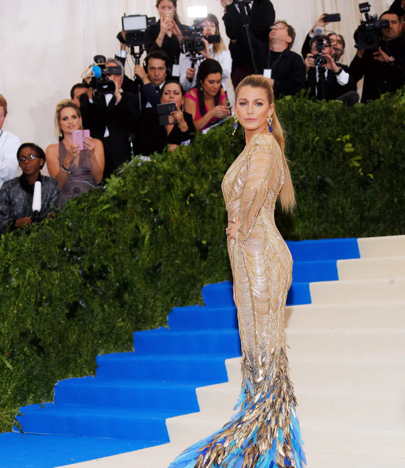 Blake Lively Purposely Matches The Met Gala Red Carpet: Photos Blake Lively Purposely Matches The Met Gala Red Carpet: Photos