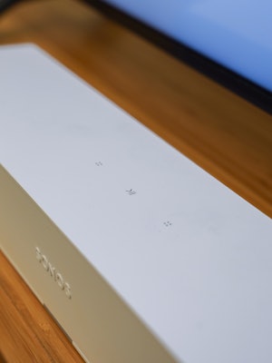 Typical touch-sensitive buttons on the top of the Sonos Ray.