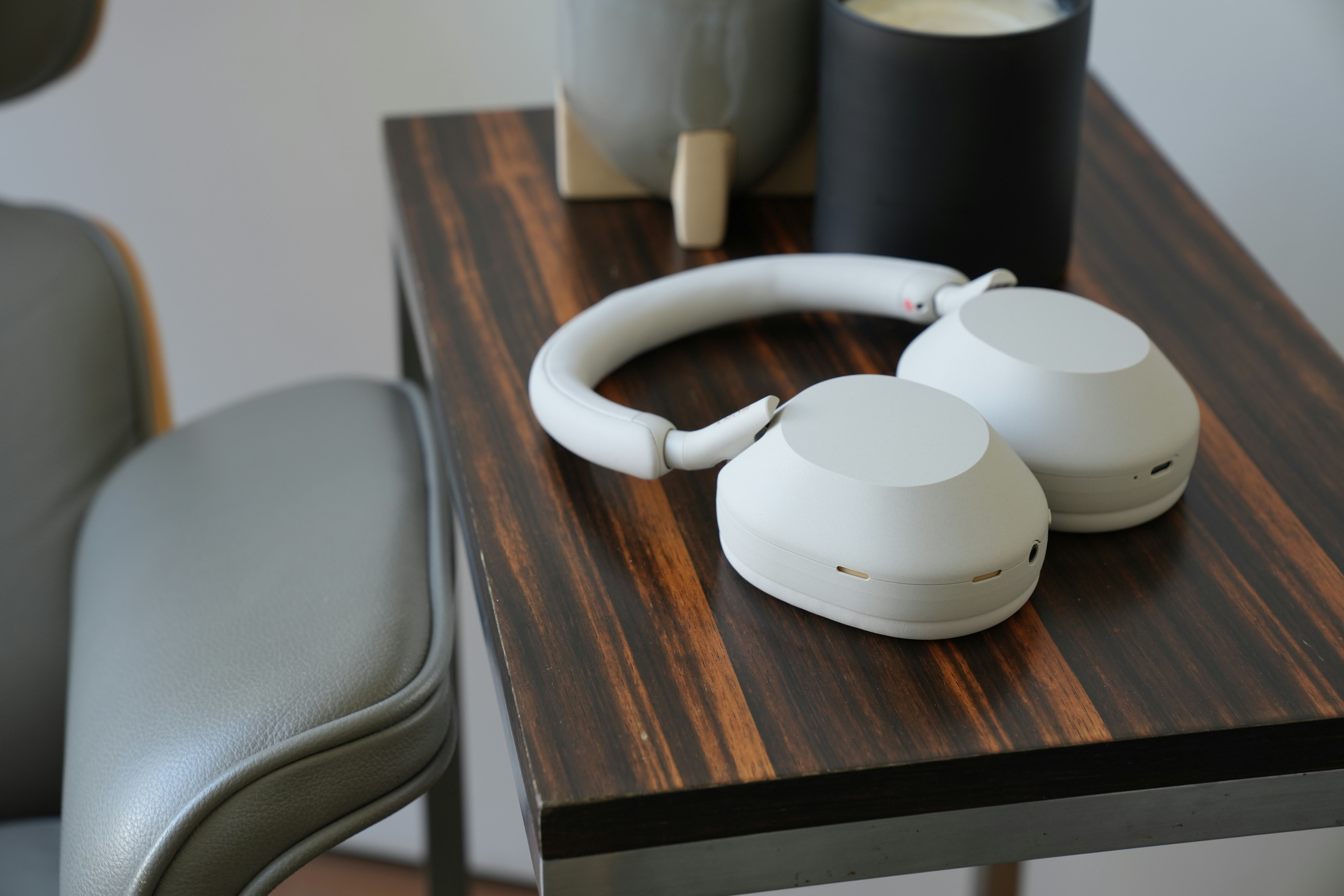 Sony's WH-1000XM5 have slimmer, lighter design and even stronger ANC