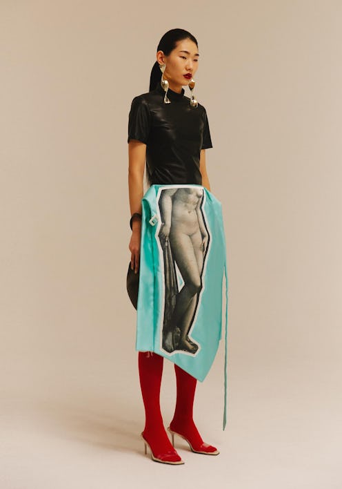 Model wearing KIJUN