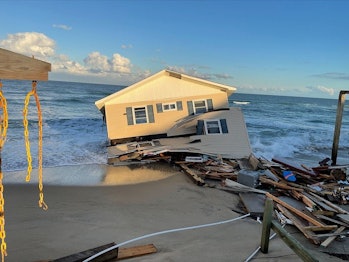 collapse hom e on the outer banks