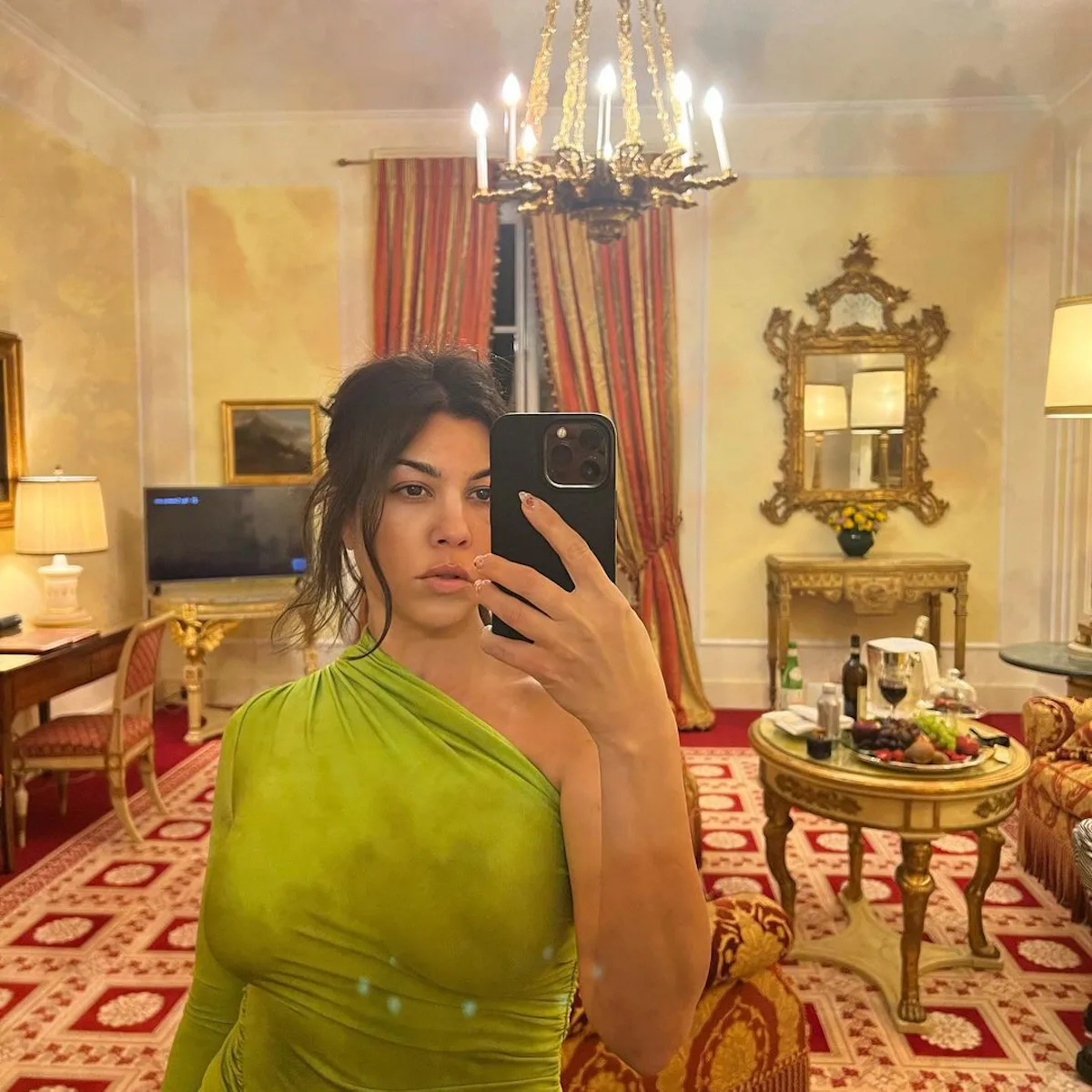 Kourtney Kardashian's Courthouse Wedding Dress Is Sweet & Flirty Kourtney Kardashian's Courthouse Wedding Dress Is Sweet & Flirty