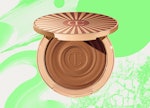  Charlotte Tilbury’s Beautiful Skin Sun-Kissed Glow Bronzer