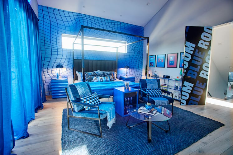 This Mike's Hard Freeze House pop-up is a '90s escape with a blue room. 