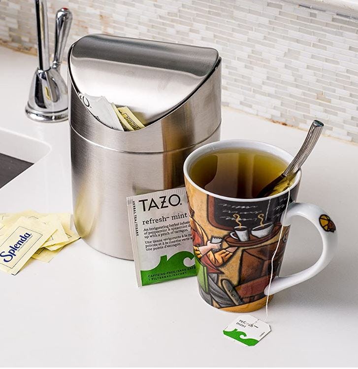 Estilo Mini Countertop Trash Can