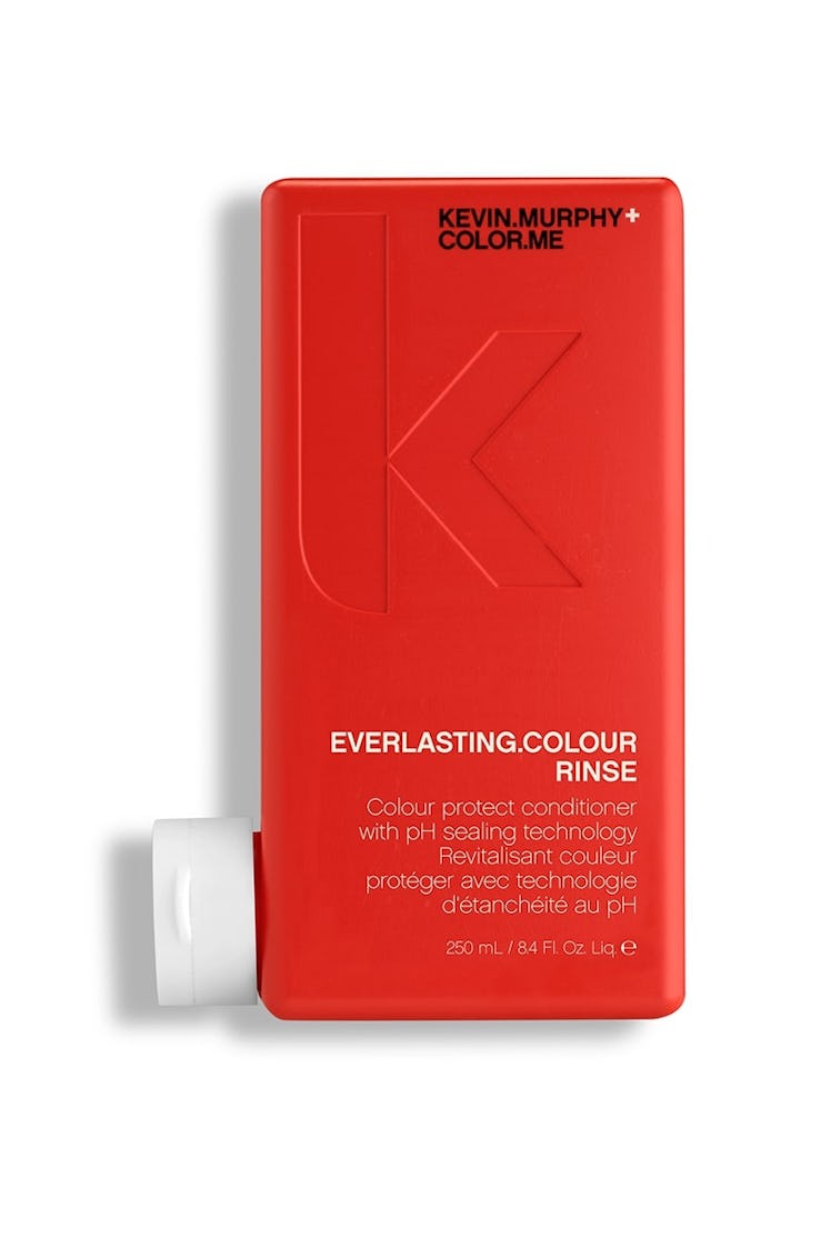 A colour-locking conditioner forms a protective layer to guard against colour loss