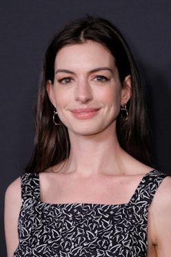 anne hathaway moma black and white jumpsuit