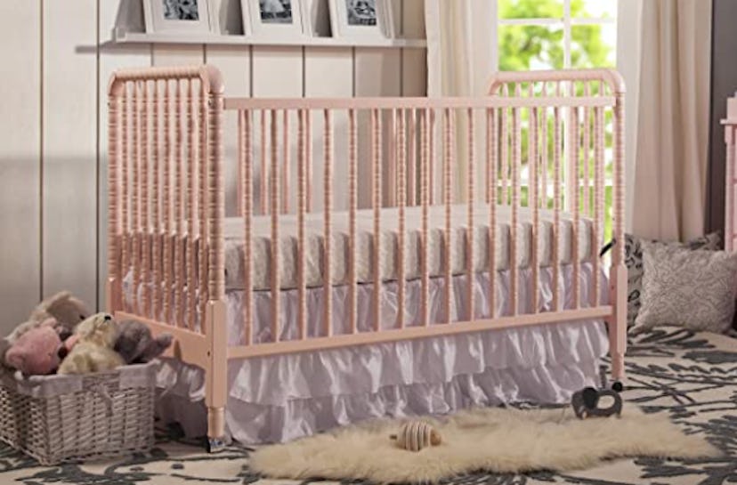 DaVinci Jenny Lind 3-in-1 Convertible Crib with Removable Wheels