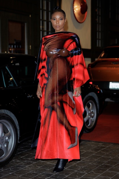 Gabrielle Union Sparkles in Versace Dress on Met Gala 2022 Red Carpet –  Footwear News