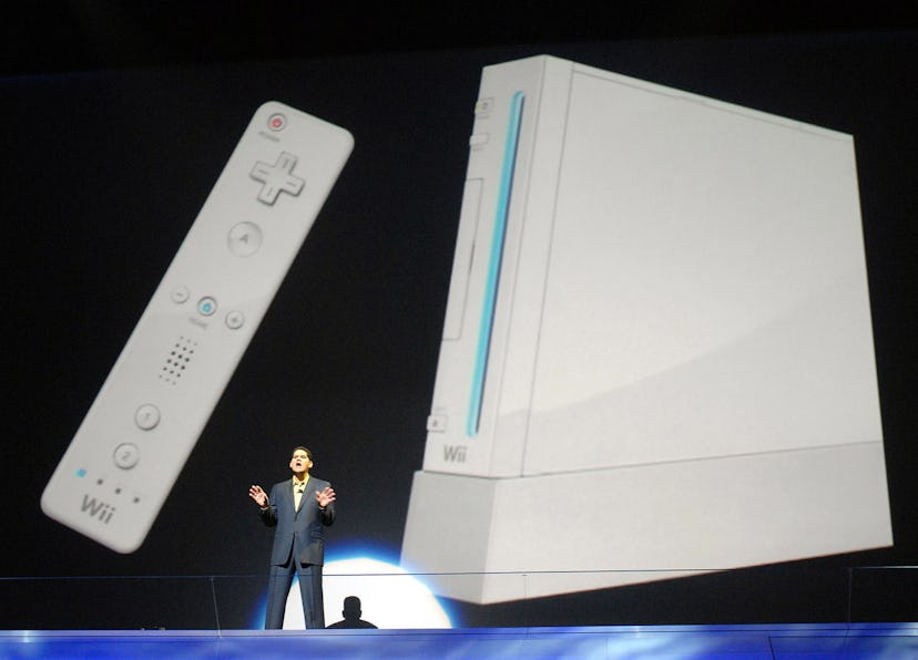 Reggie Fils-Aimé shows off the Wii Remote at E3 2006