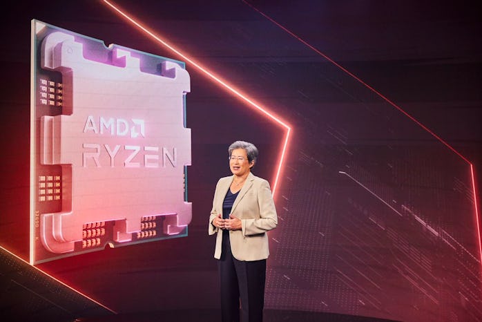 AMD CEO Lisa Su showing off Ryzen 7000