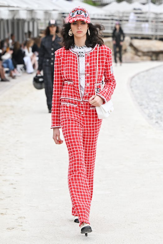 chanel resort 2023 red suit
