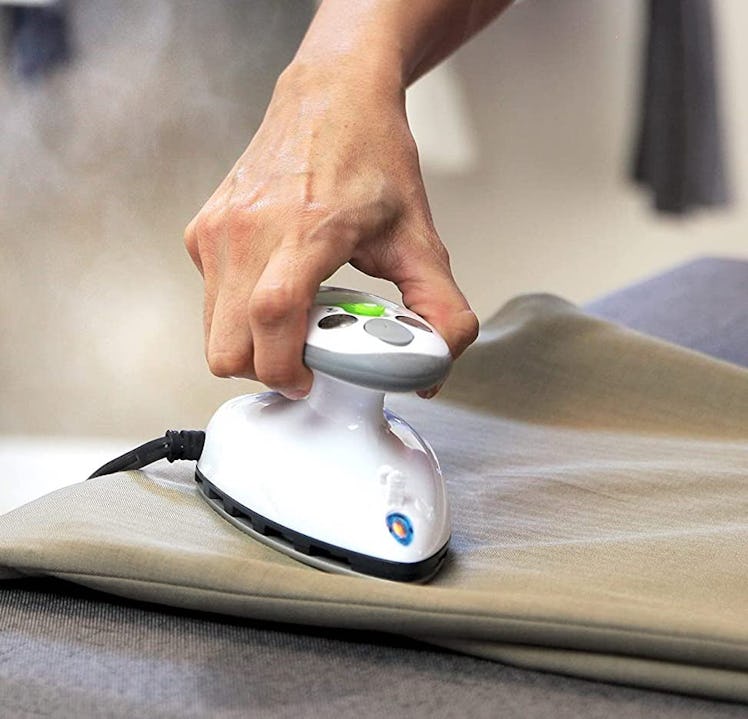 Steamfast SF-717 Mini Steam Iron