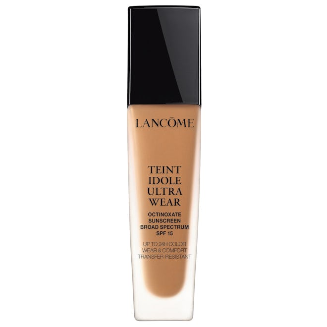  A 24-hour, oil-free, buildable, full-coverage foundation for a natural-matte finish 