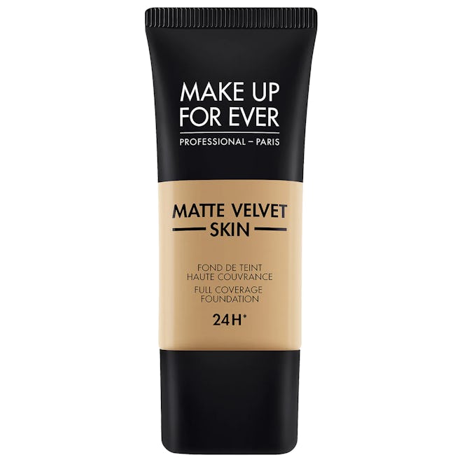 A full-coverage, waterproof foundation that provides a velvety-matte finish