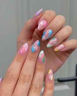 daisy nails