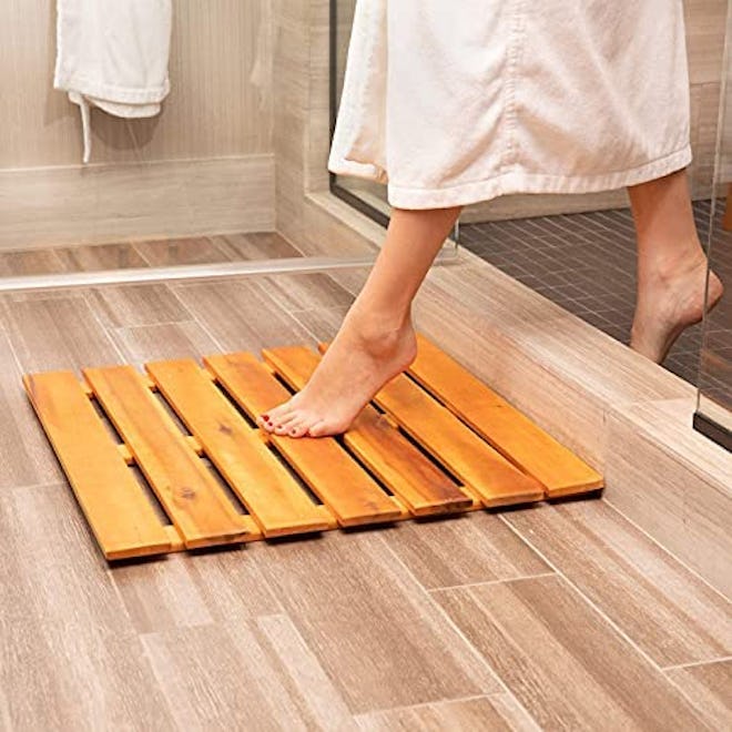 Thirteen Chefs Villa Acacia Wooden Bath Mat