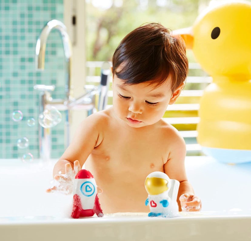 Munchkin Galaxy Buddies Light Up Bath Toys, Mold Free Astronaut and Rocket Ship